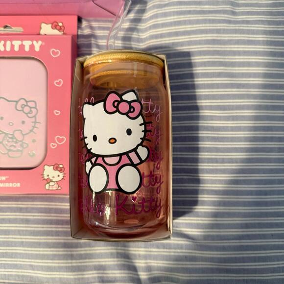 Hello Kitty  Set - Picture 3 of 4
